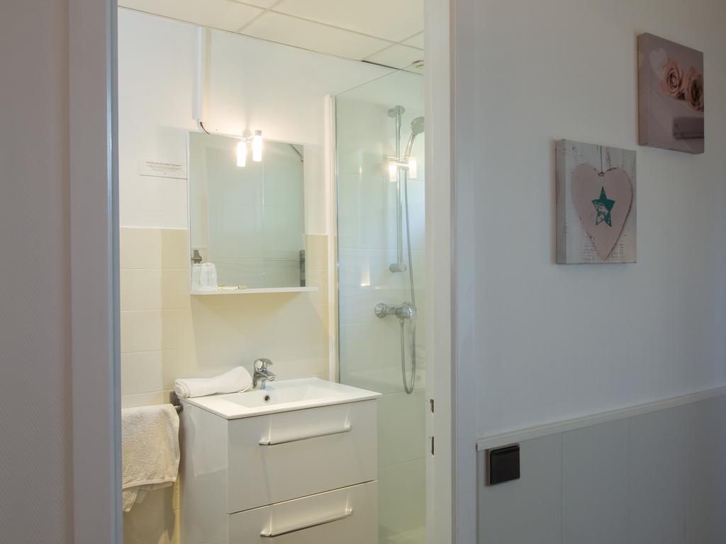 Logis Hotel L'Abricotine Tain-lʼHermitage Εξωτερικό φωτογραφία