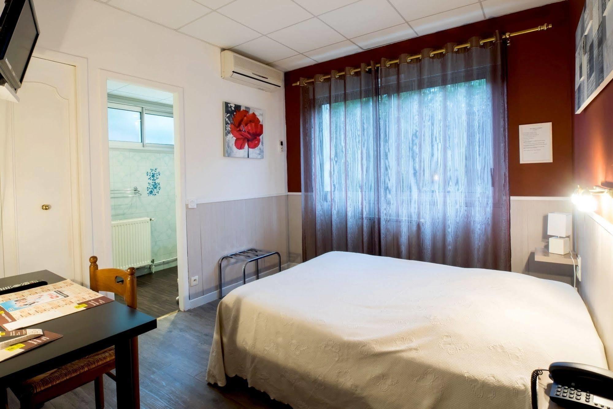 Logis Hotel L'Abricotine Tain-lʼHermitage Εξωτερικό φωτογραφία